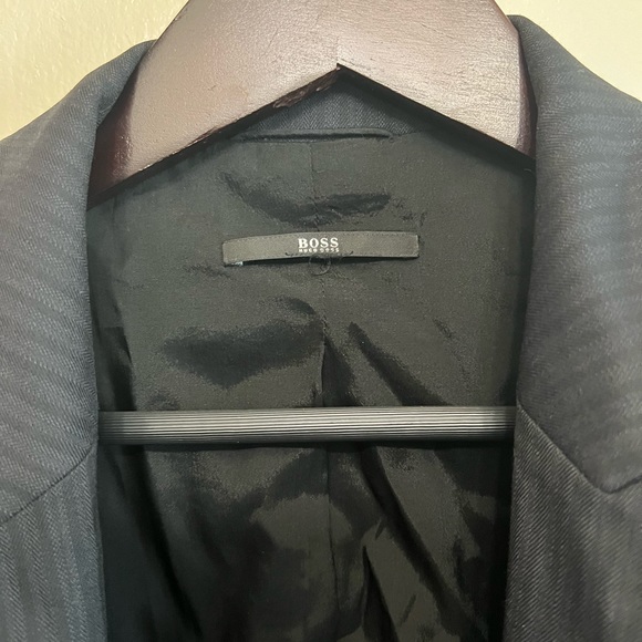 Hugo Boss Suit Jacket / Blazer & Skirt MSRP ~$750. US 12 / IT 48 - Picture 3 of 4